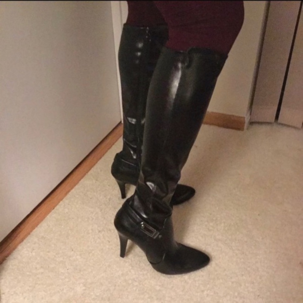 Black boots (brand new)